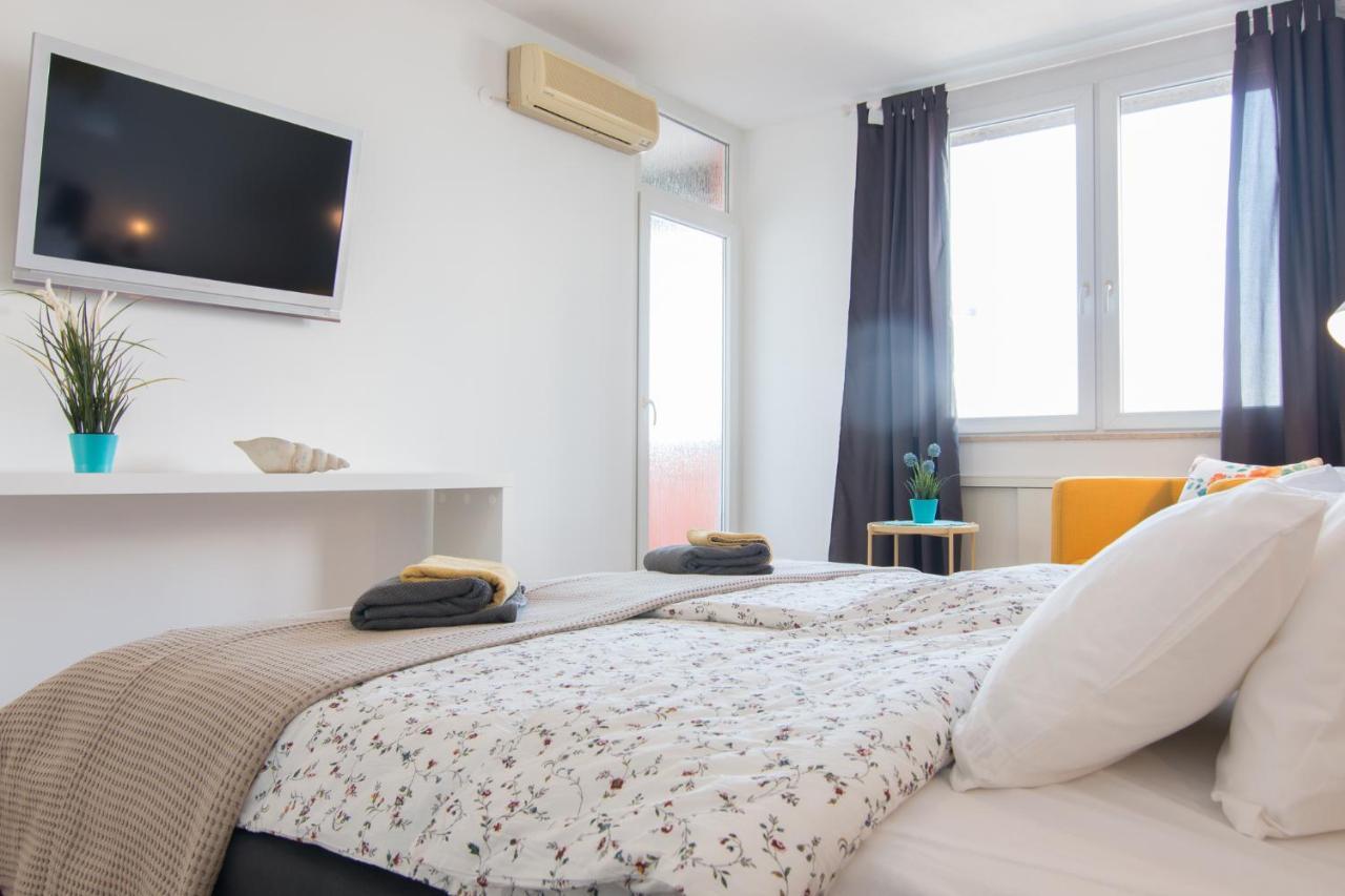 Harbour-Apartment With Sea View And Parking Spot Pula Exterior foto
